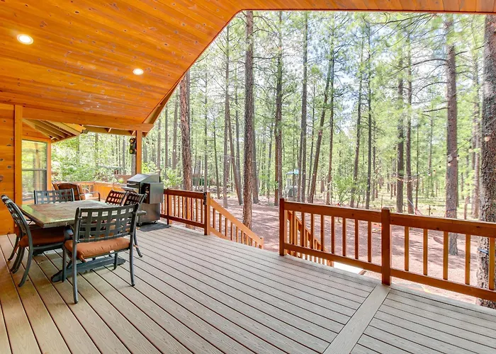 Large Backyard & Playset: Family In Pinetop! Holiday home