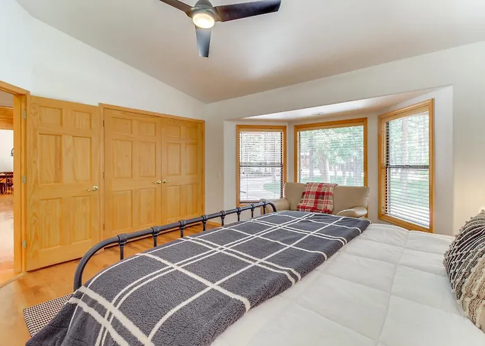 Large Backyard & Playset: Family In Pinetop! Holiday home Pinetop-Lakeside